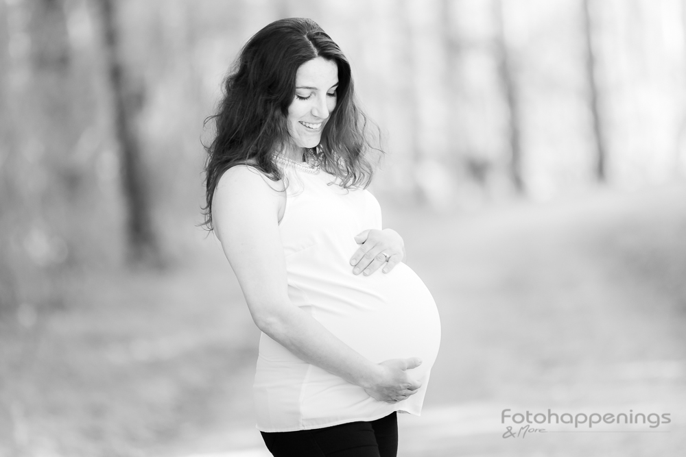 Portrait einer schwangeren Frau, erstellt von Fotohappenings & More